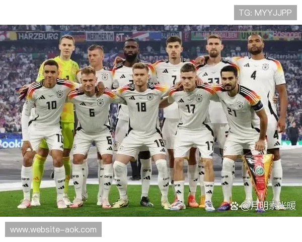 穆西亚拉欧冠连续6场参与进球，新一代前腰重新定义